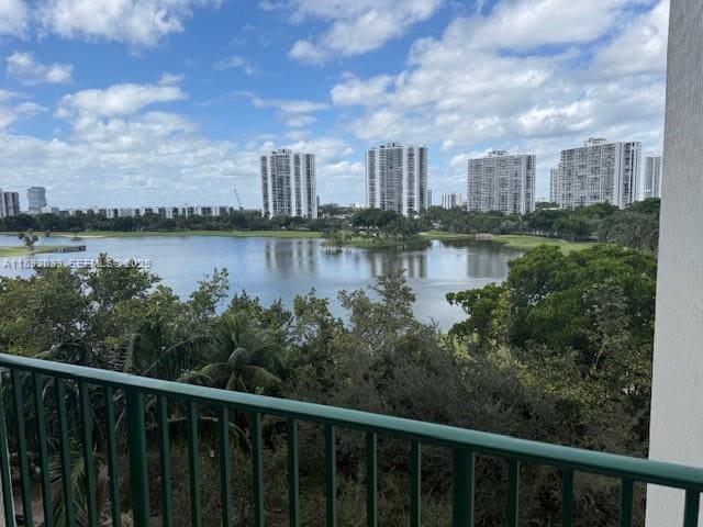 Foto del edificio - 20000 E Country Club Dr