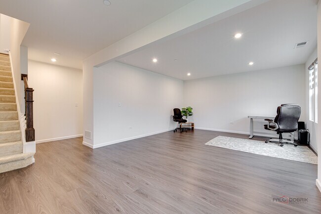 Foto del edificio - 121 Yorktown Ct