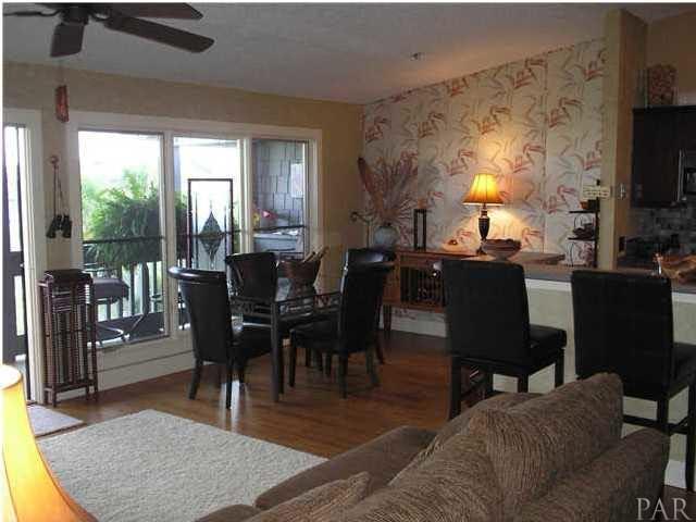 Building Photo - 200 Pensacola Beach Rd