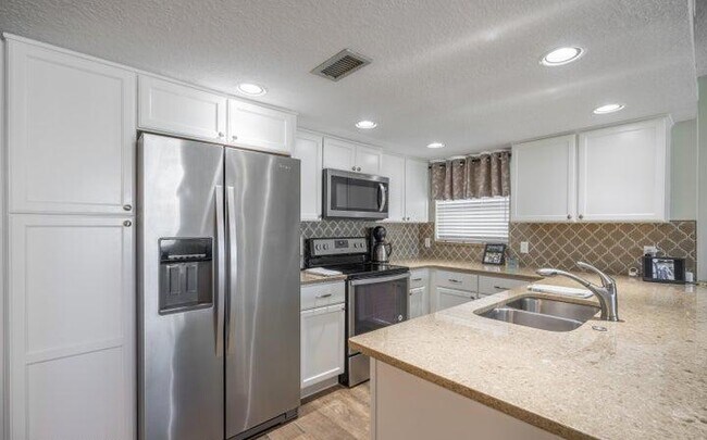 Foto del edificio - 4800 Ocean Beach Blvd