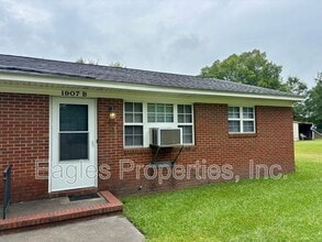 Building Photo - 1907 N John Ct
