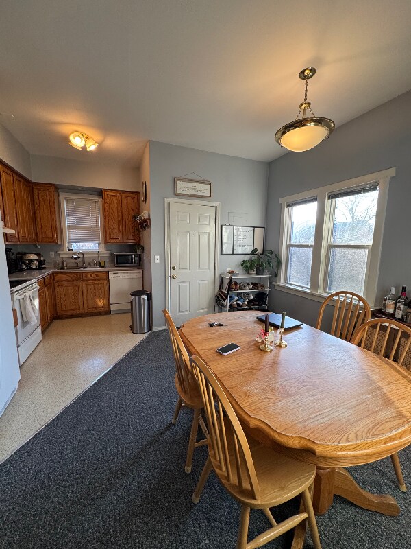 Foto del edificio - 615 W Waverly Pl