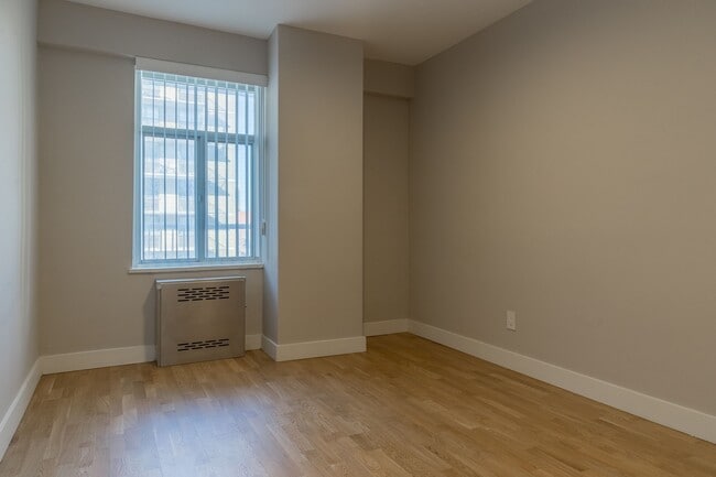 Photo du bâtiment - 99 Tyndall Ave