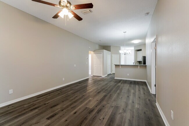 Building Photo - 7409 Sade St