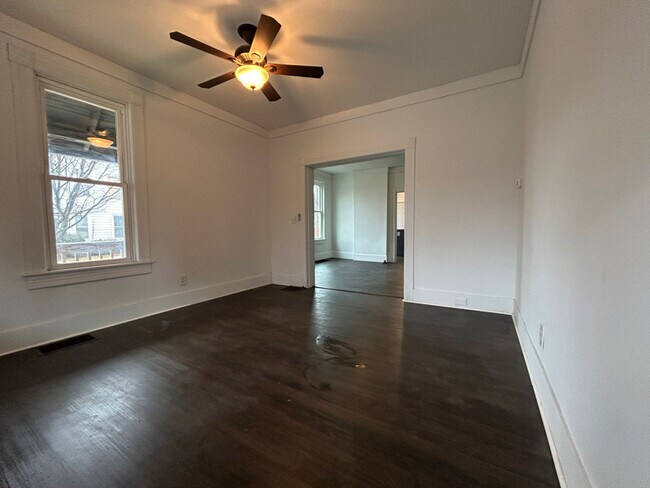 Foto del edificio - 1668 Memorial Ave