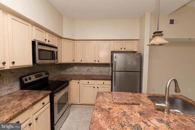Foto del edificio - 44178 Shady Glen Terrace