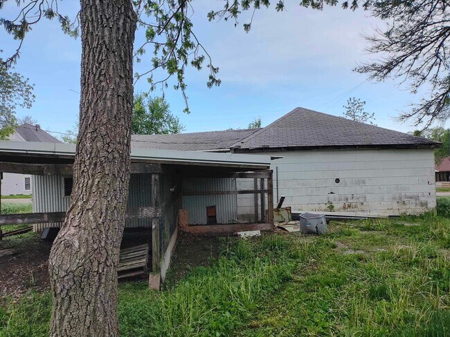 Building Photo - 301 Fitzgerald St