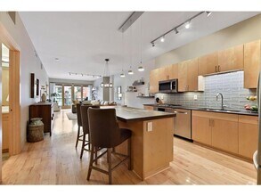 Building Photo - 401 N 2nd St