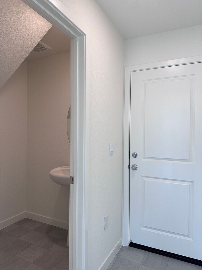 Foto del edificio - Beautiful 2024 Built 3 bed 2 bath!
