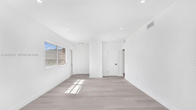 Foto del edificio - 1365 NW 55th Terrace