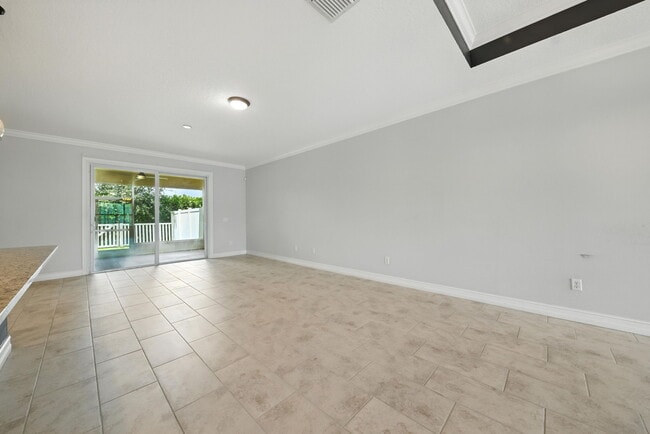 Building Photo - 6060 NW Cullen Way