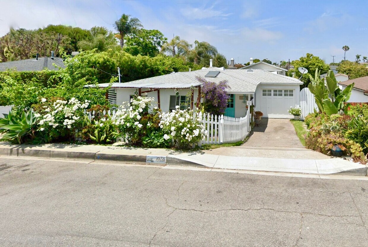 Photo - 1751 2nd St (Manhattan Beach, CA)