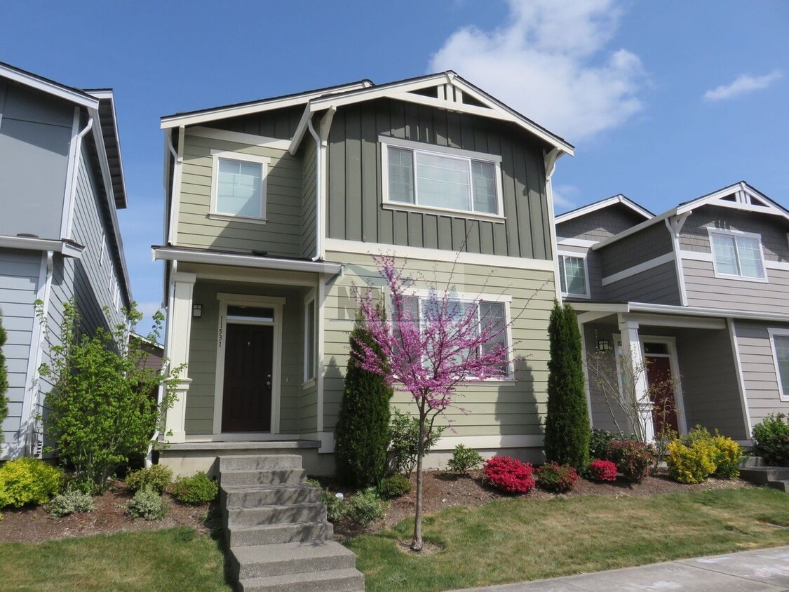 Foto principal - Stunning 3 bd House located in a Gated Community of Puyallup!