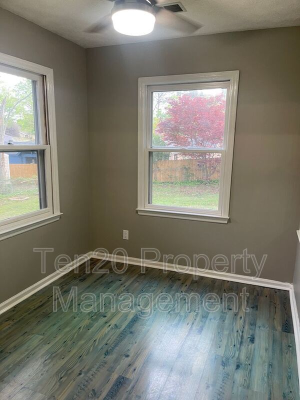 Foto del edificio - 1340 Blanchfield Dr