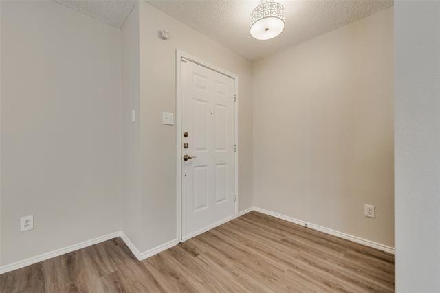 Building Photo - 3012 Clemente Dr