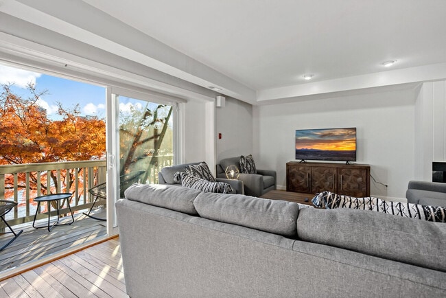 Building Photo - 3303 Water St NW