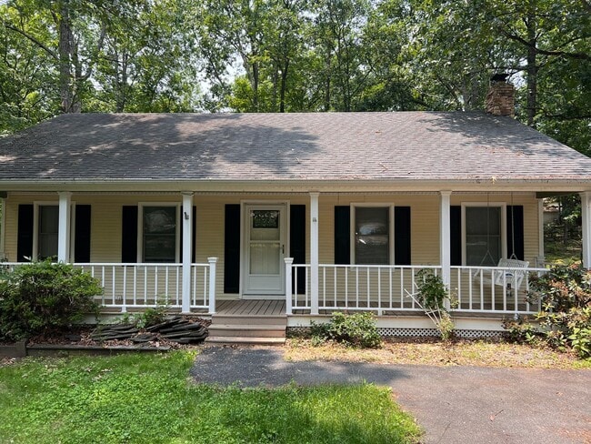 Building Photo - 678 Jefferson Dr