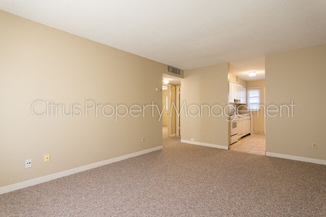 Building Photo - McLean Fairway 3022D