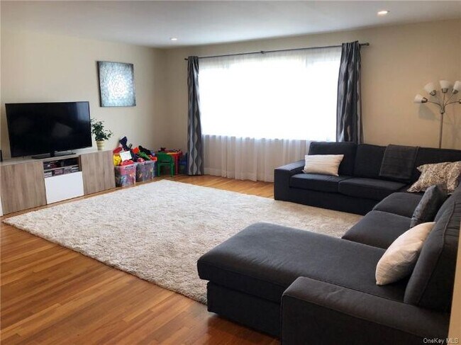 Foto del edificio - 620 Stuart Ave