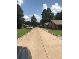 Primary Photo - Leisure Oaks Apartments