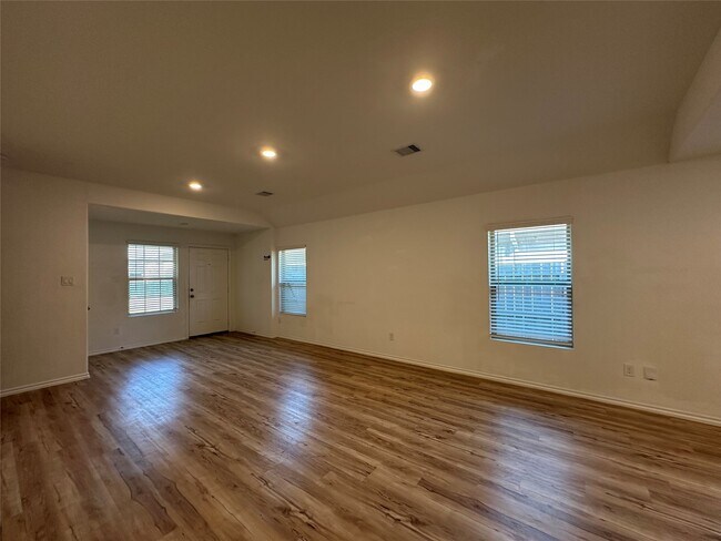 Foto del edificio - 33516 Orange Maple Wy