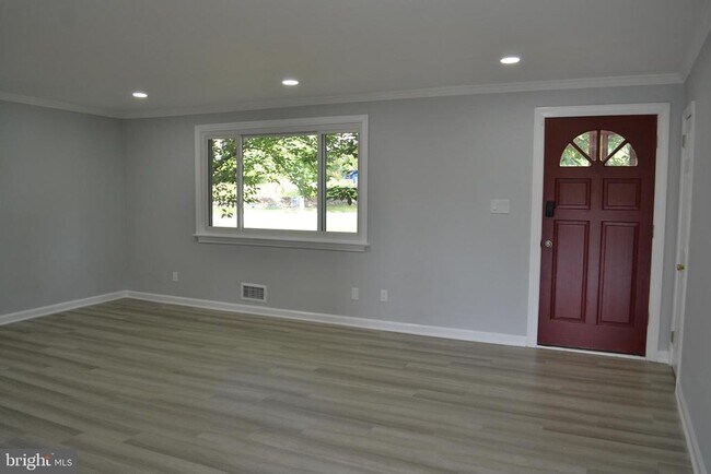 Foto del edificio - 2700 Ross Rd