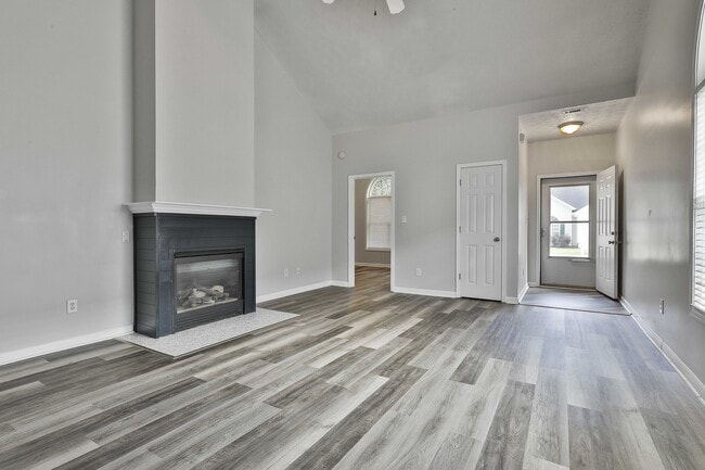 Building Photo - 440 Autumn Glen Cir
