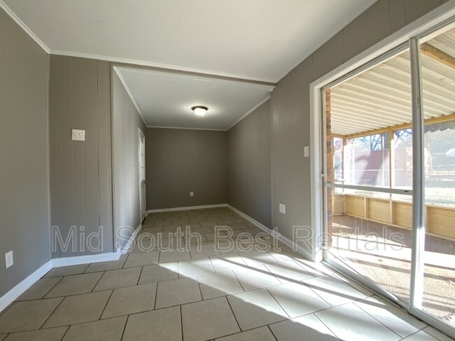 Building Photo - 5384 Millbranch Rd