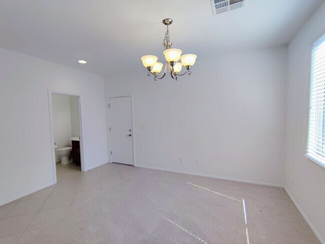 Building Photo - 10095 Lady Apple Dr