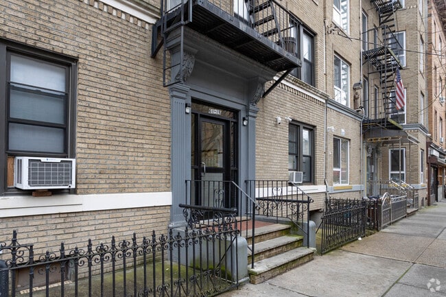 Entrance - 6116 Woodbine St