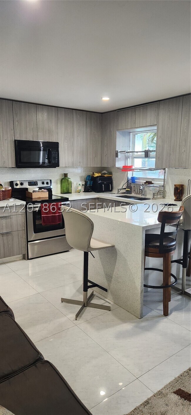 Foto del edificio - 150 NW 17th Ct