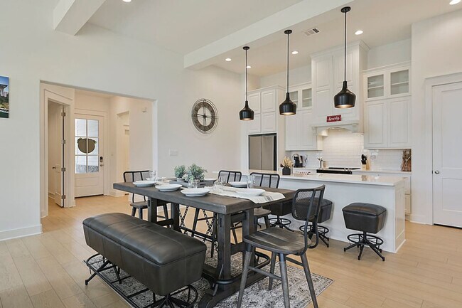 Building Photo - 5040 Mooney Fls Dr