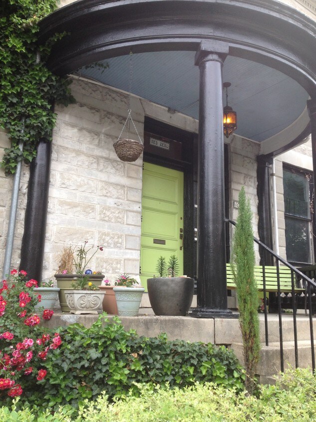 Primary Photo - 1013 W Franklin St