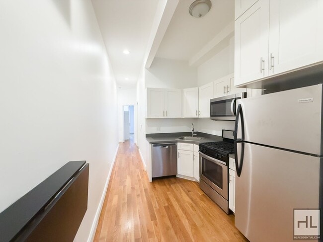 Building Photo - WYCKOFF AVENUE / Bushwick 3-Bed 1-Bath / N...