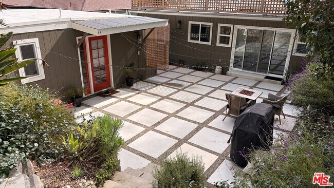 Foto del edificio - 3823 Broadlawn Dr