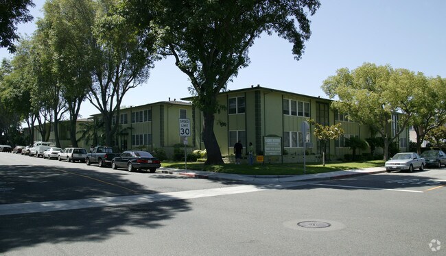 Foto del edificio - Garden Estates