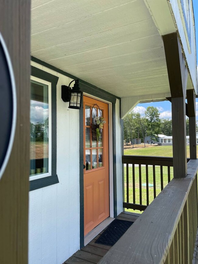 Building Photo - AIRBNB RENTAL ONLY - KARAGAN COTTAGE