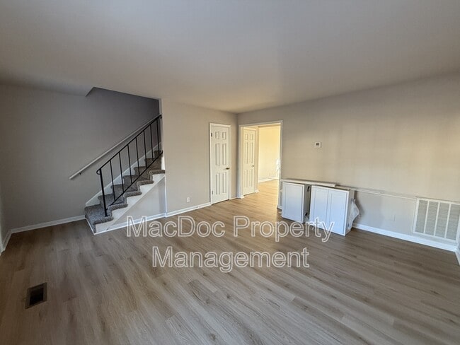 Foto del edificio - 534 Olde Greenwich Cir