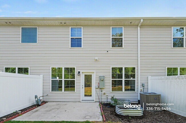 Building Photo - 2131 Cherry Top Dr