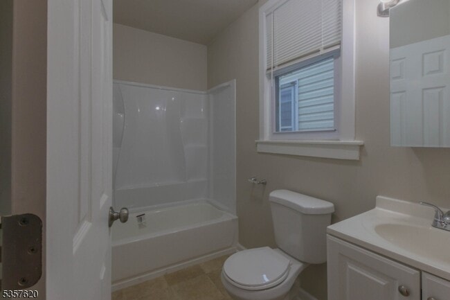 Building Photo - 257 S 8th St