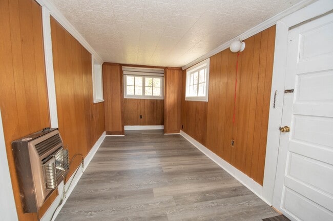 Foto del edificio - 65 Bradfield Dr