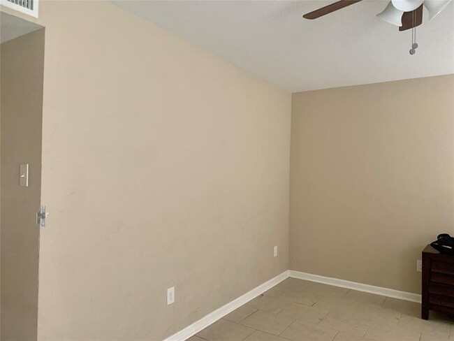 Building Photo - 8752 Wilcrest Dr