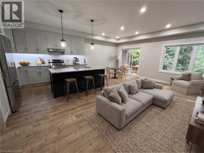 Photo du bâtiment - 350 O'Loane Ave