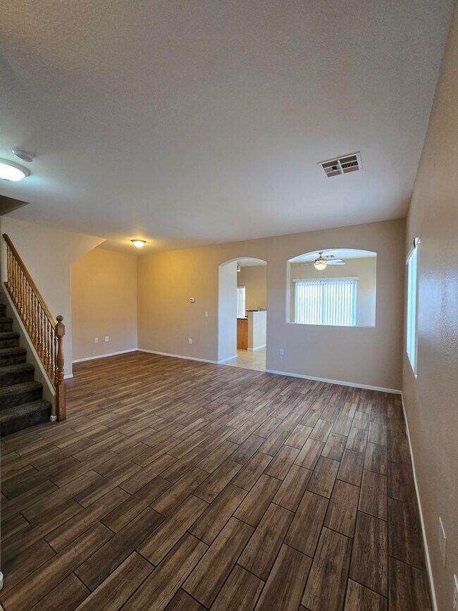 Foto del edificio - A Fabulous 3 Bedroom Townhouse close to NA...