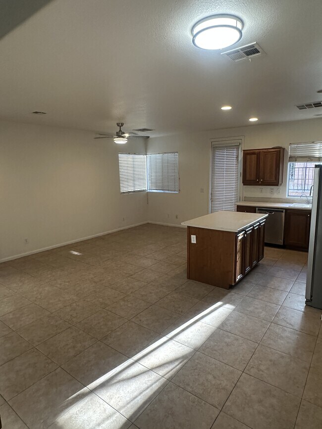 Building Photo - 3639 Water Song Dr