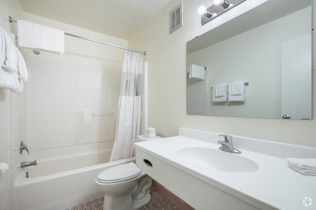 Estudio, 1BA - 200SF - Baño - Valued Stay Aloha