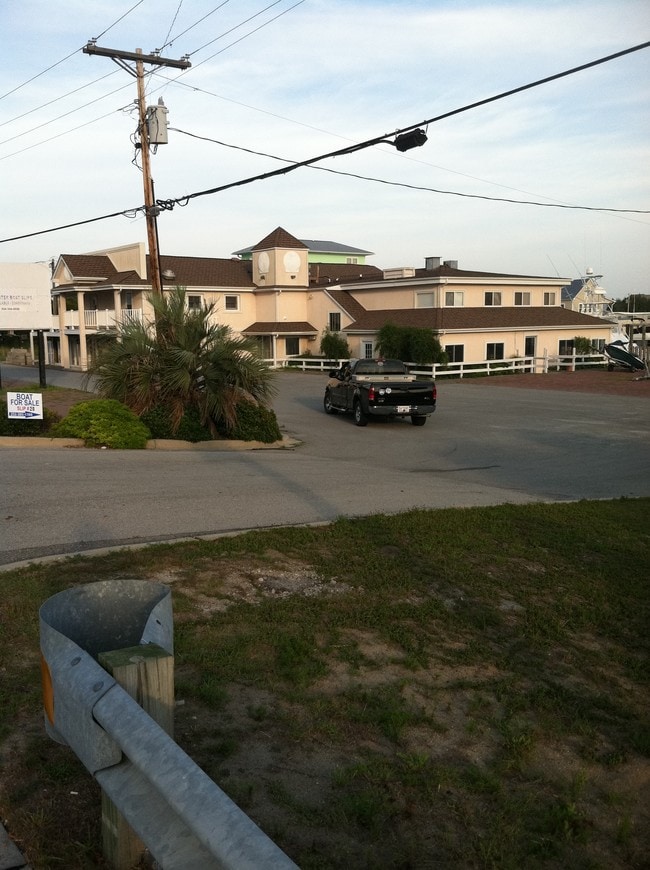 328 Cedar Pt, Swansboro, NC 28584 Apartments in Swansboro, NC