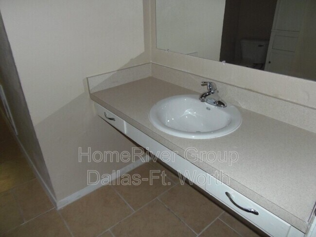 Foto del edificio - 5520 Oak Trail