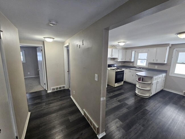 Building Photo - 11431 Hempstead Rd