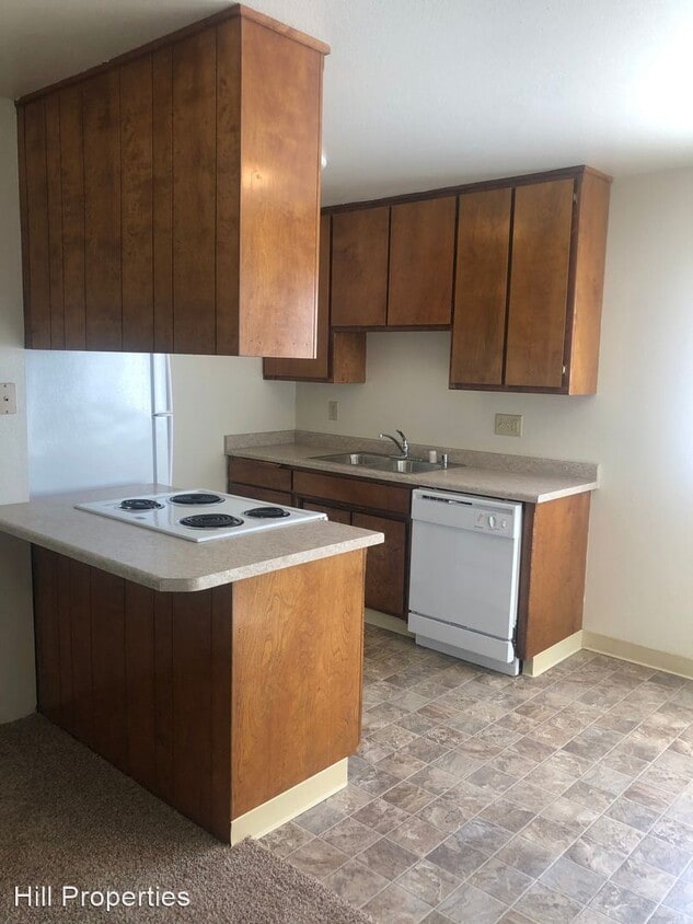 Primary Photo - 2 br, 1 bath Room For Rent - 635 W 6th Avenue